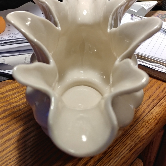 Lenox White Porcelain Flower or Console Centerpiece - Picture 5 of 11